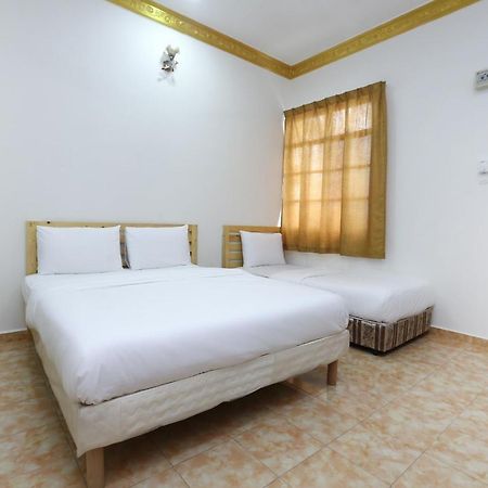 Oyo 89887 Chalet Yunie Marang Kültér fotó