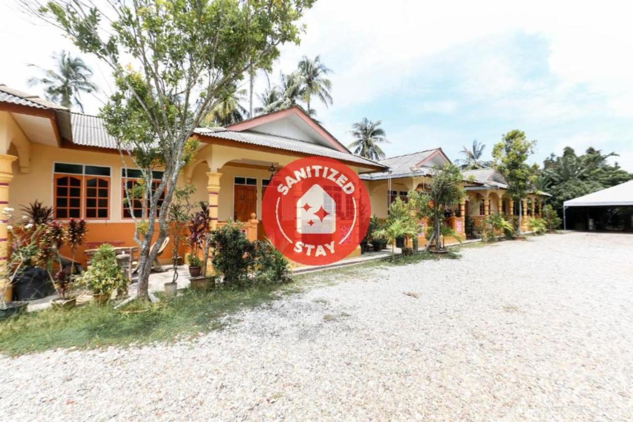 Oyo 89887 Chalet Yunie Marang Kültér fotó