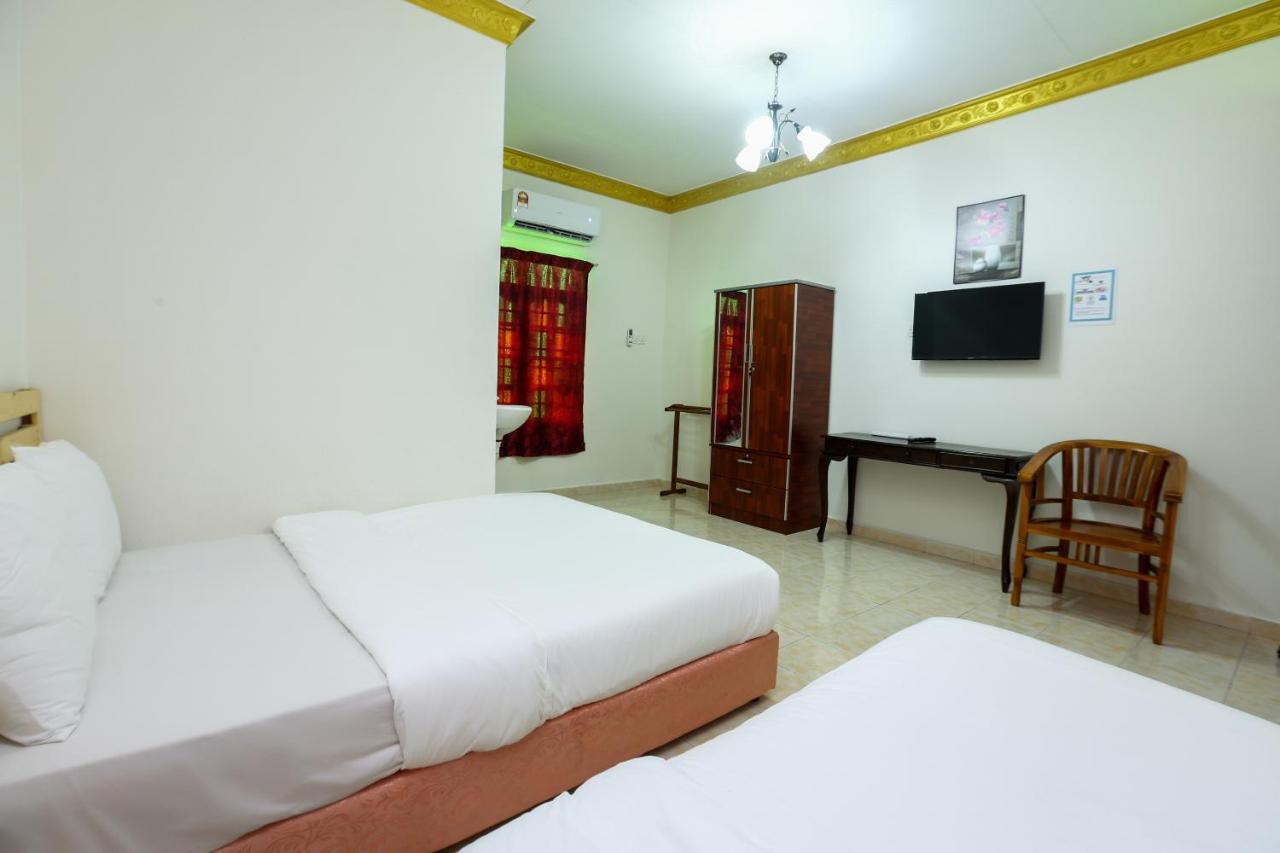 Oyo 89887 Chalet Yunie Marang Kültér fotó