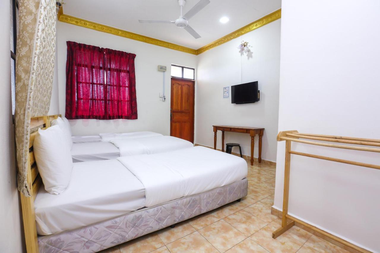 Oyo 89887 Chalet Yunie Marang Kültér fotó