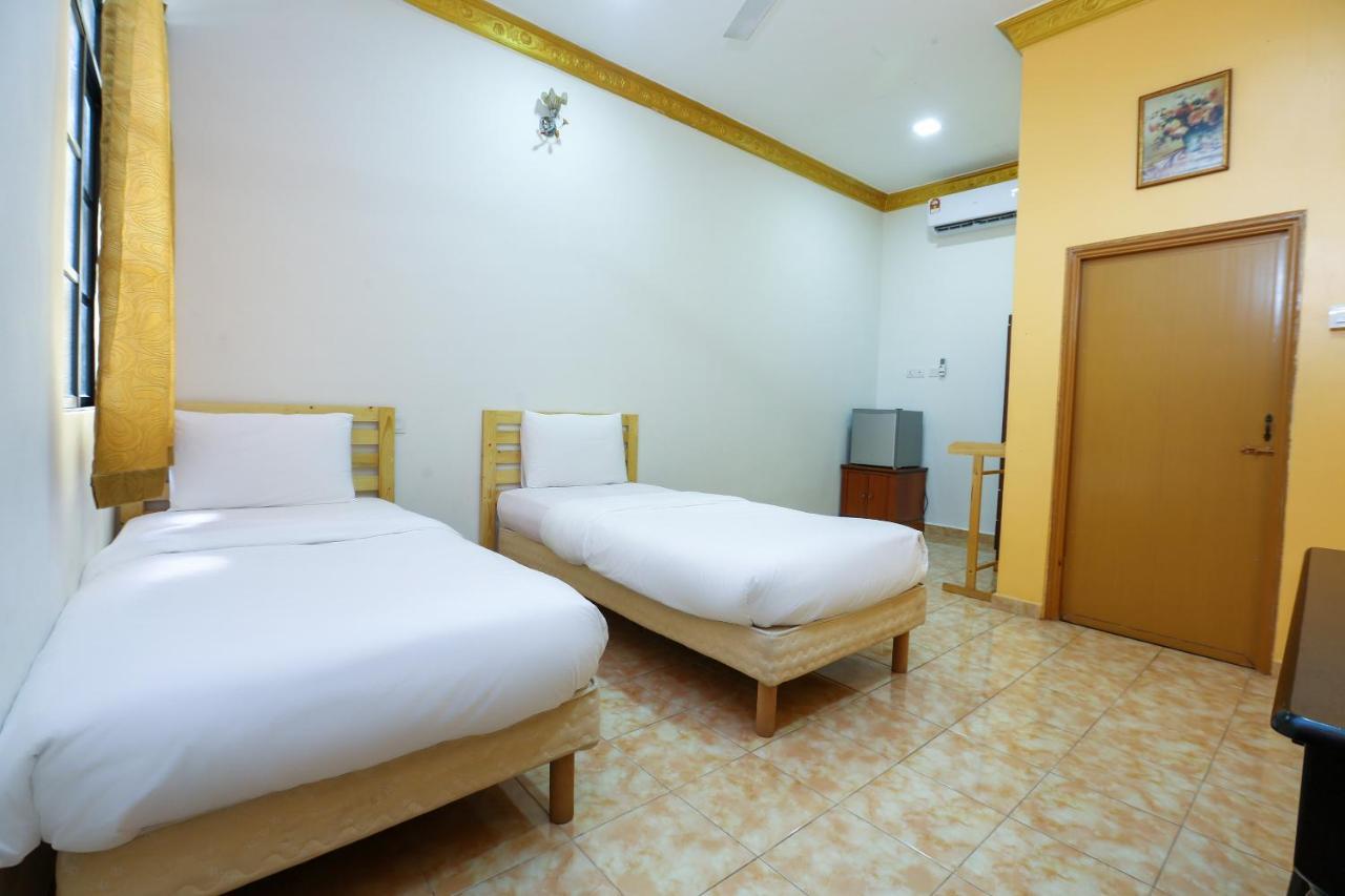 Oyo 89887 Chalet Yunie Marang Kültér fotó