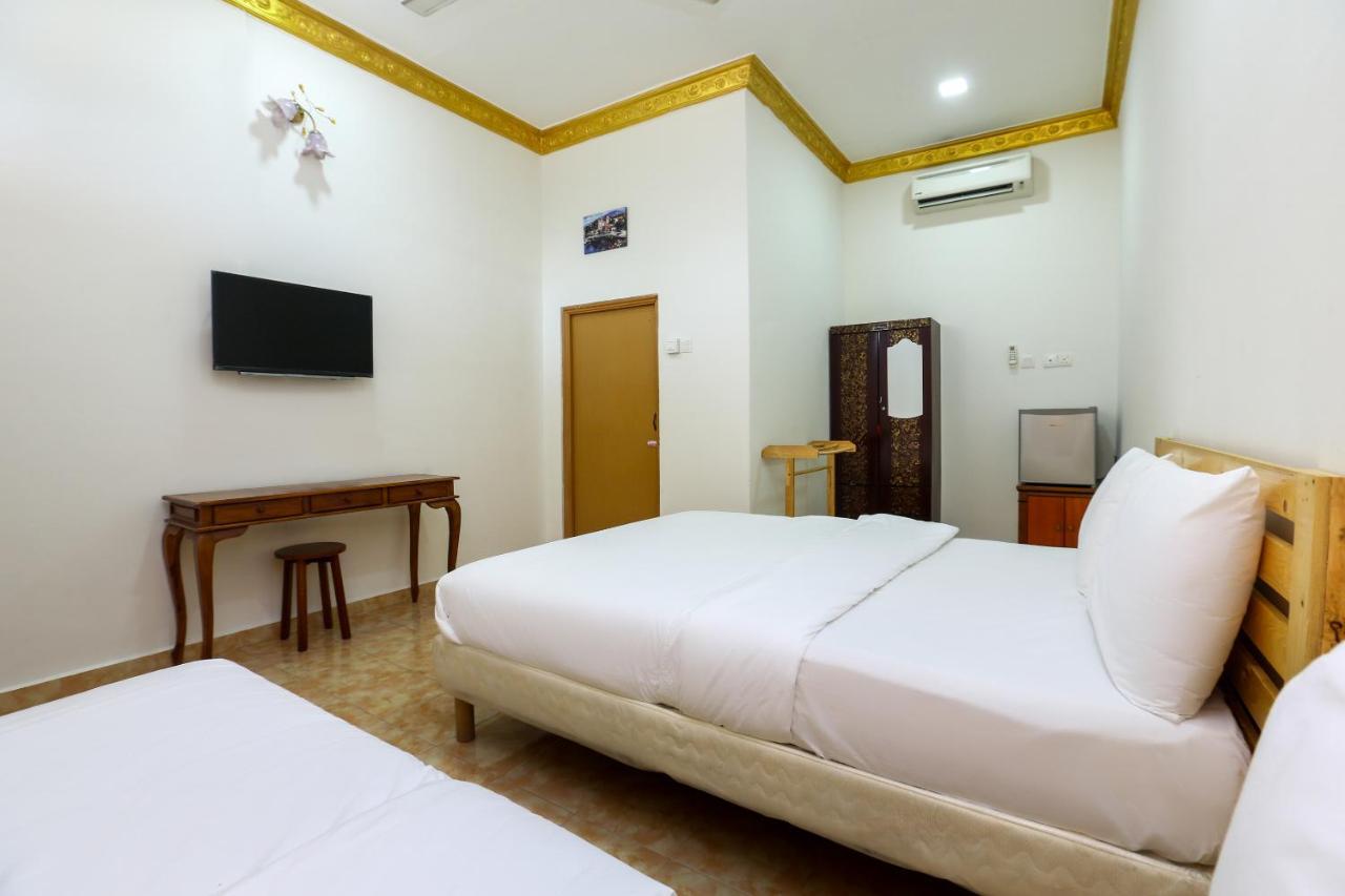 Oyo 89887 Chalet Yunie Marang Kültér fotó