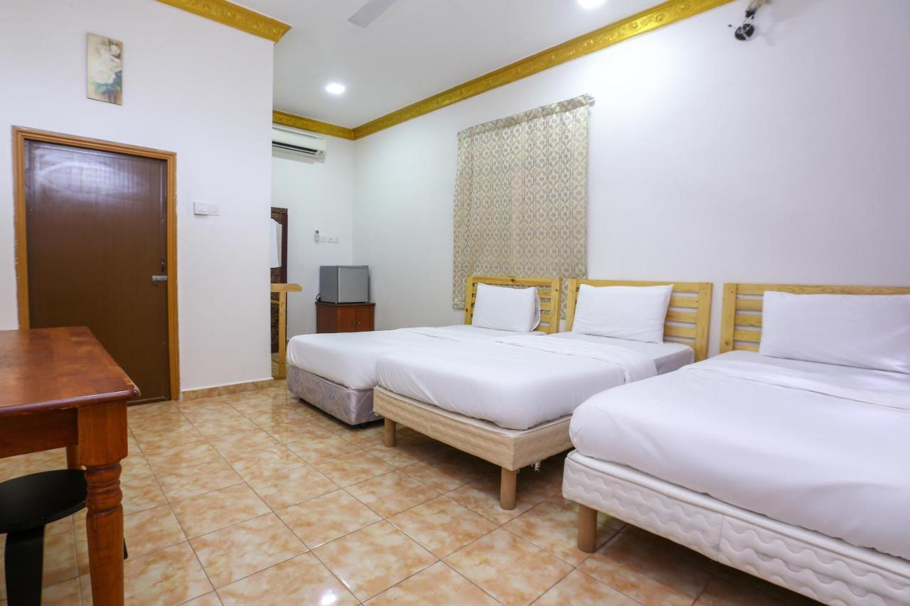 Oyo 89887 Chalet Yunie Marang Kültér fotó