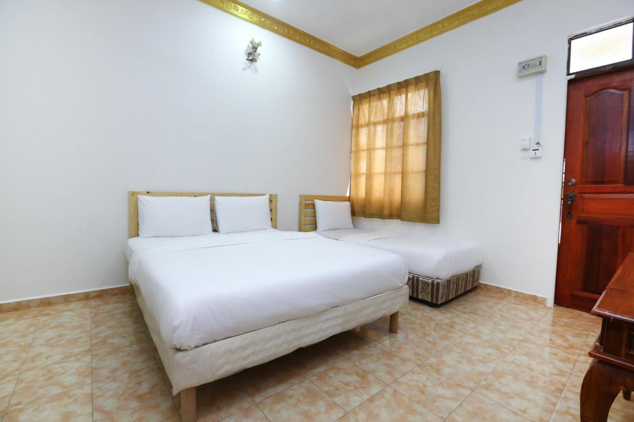 Oyo 89887 Chalet Yunie Marang Kültér fotó
