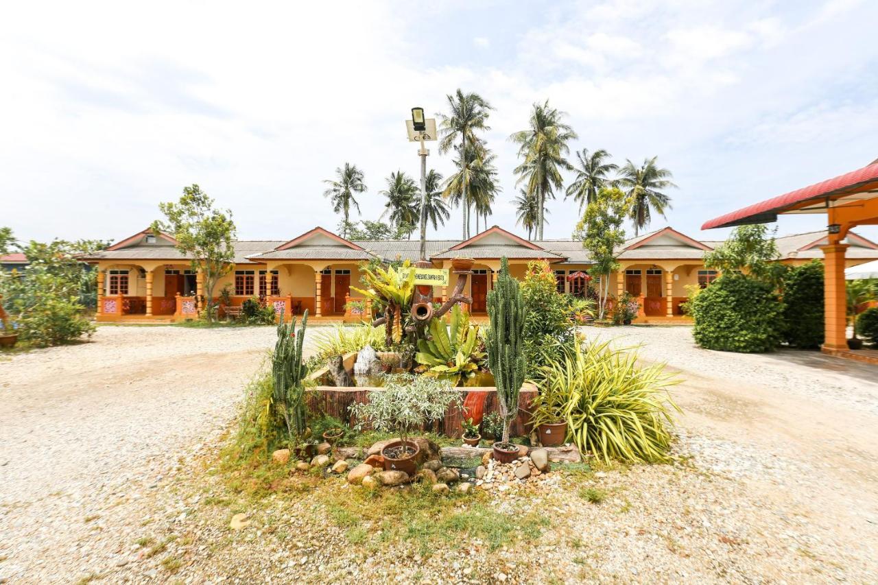 Oyo 89887 Chalet Yunie Marang Kültér fotó