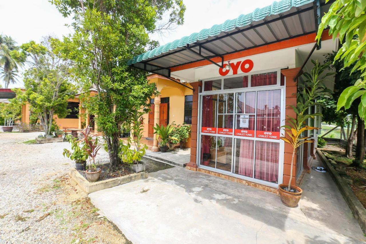 Oyo 89887 Chalet Yunie Marang Kültér fotó