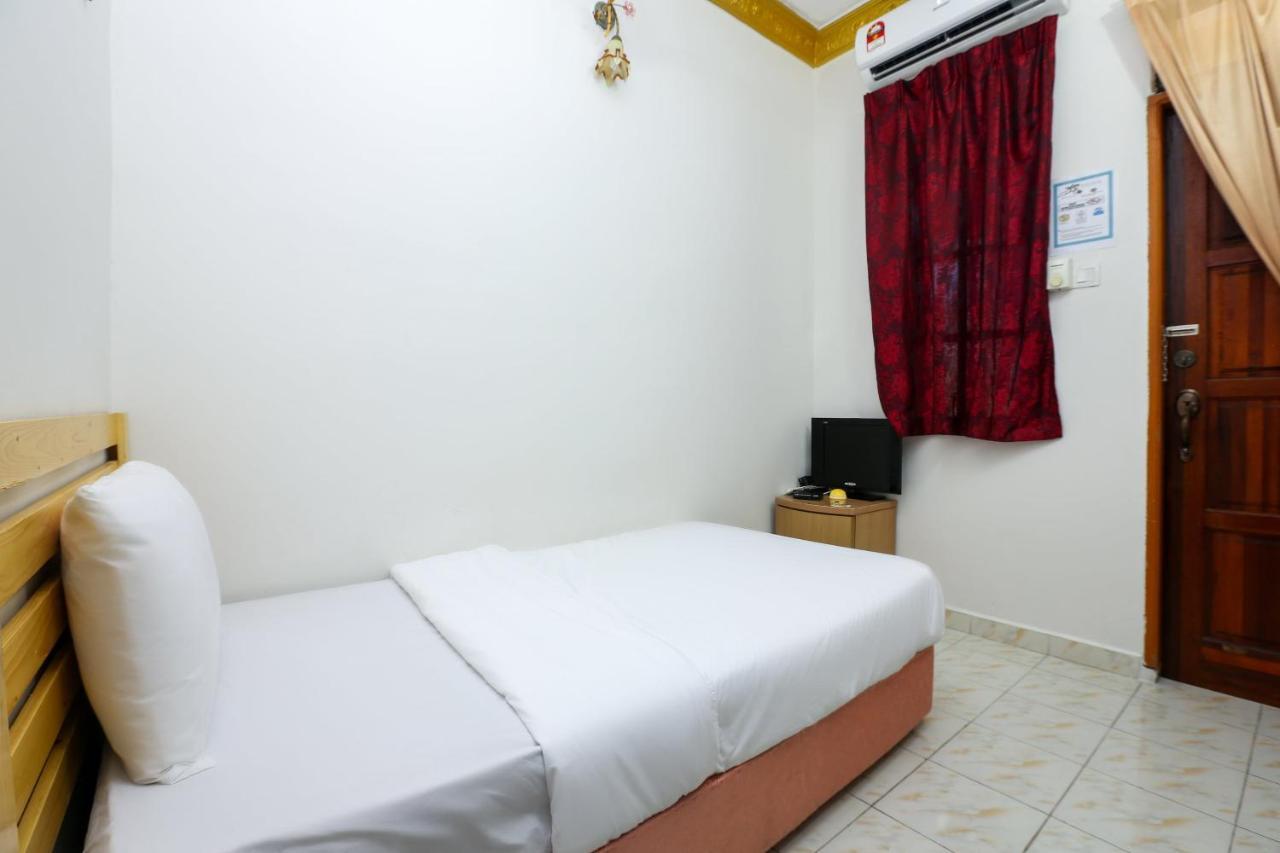 Oyo 89887 Chalet Yunie Marang Kültér fotó