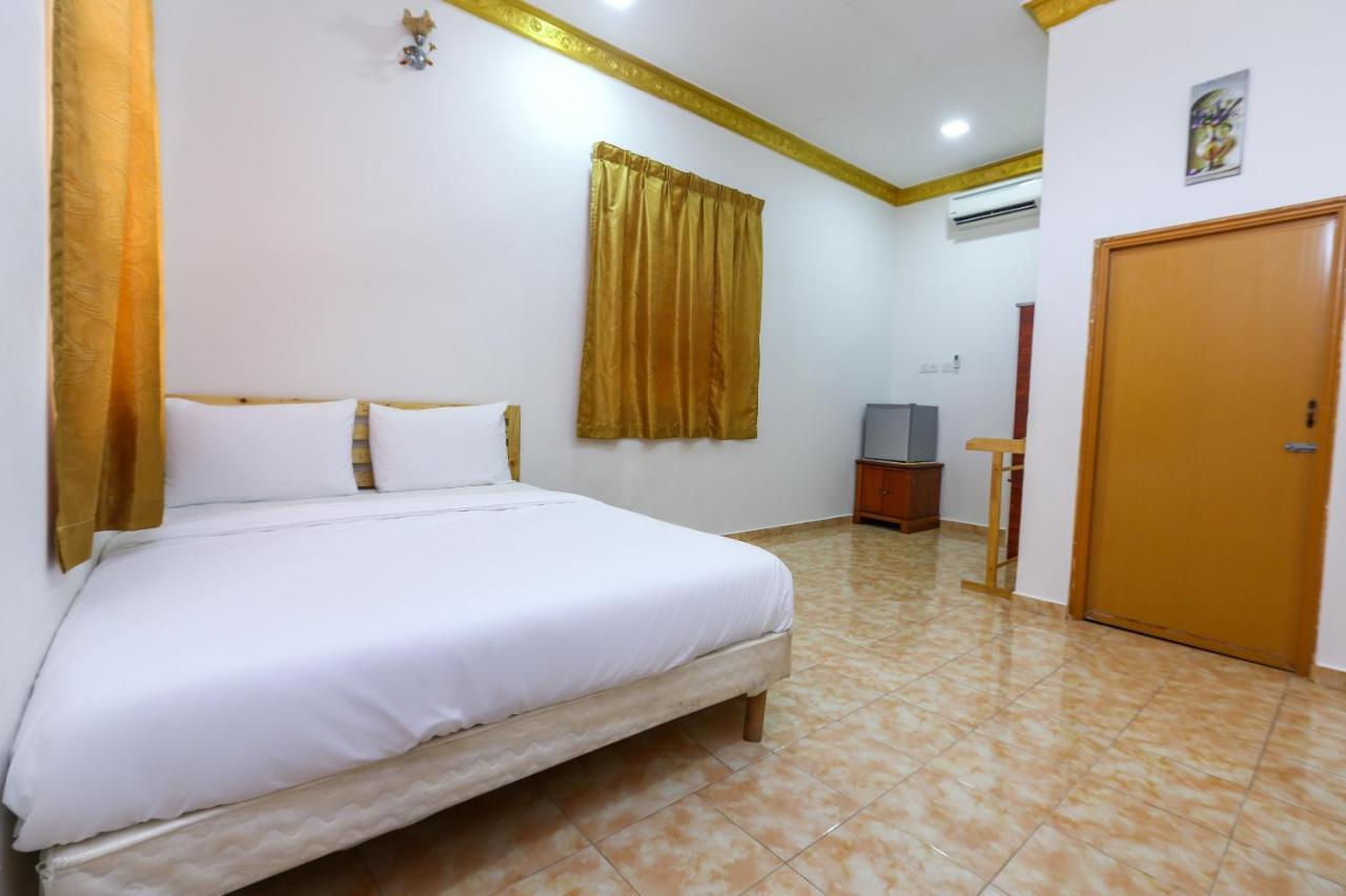 Oyo 89887 Chalet Yunie Marang Kültér fotó
