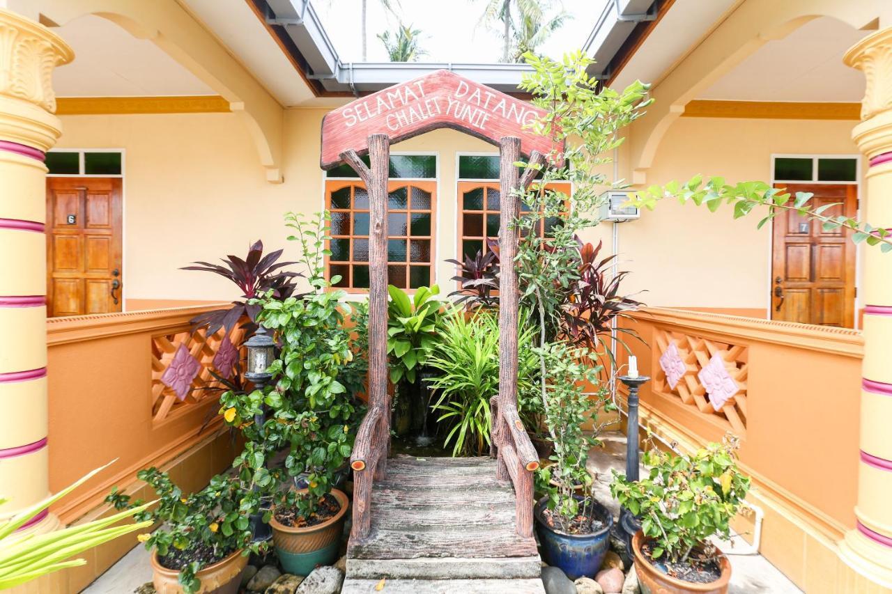 Oyo 89887 Chalet Yunie Marang Kültér fotó