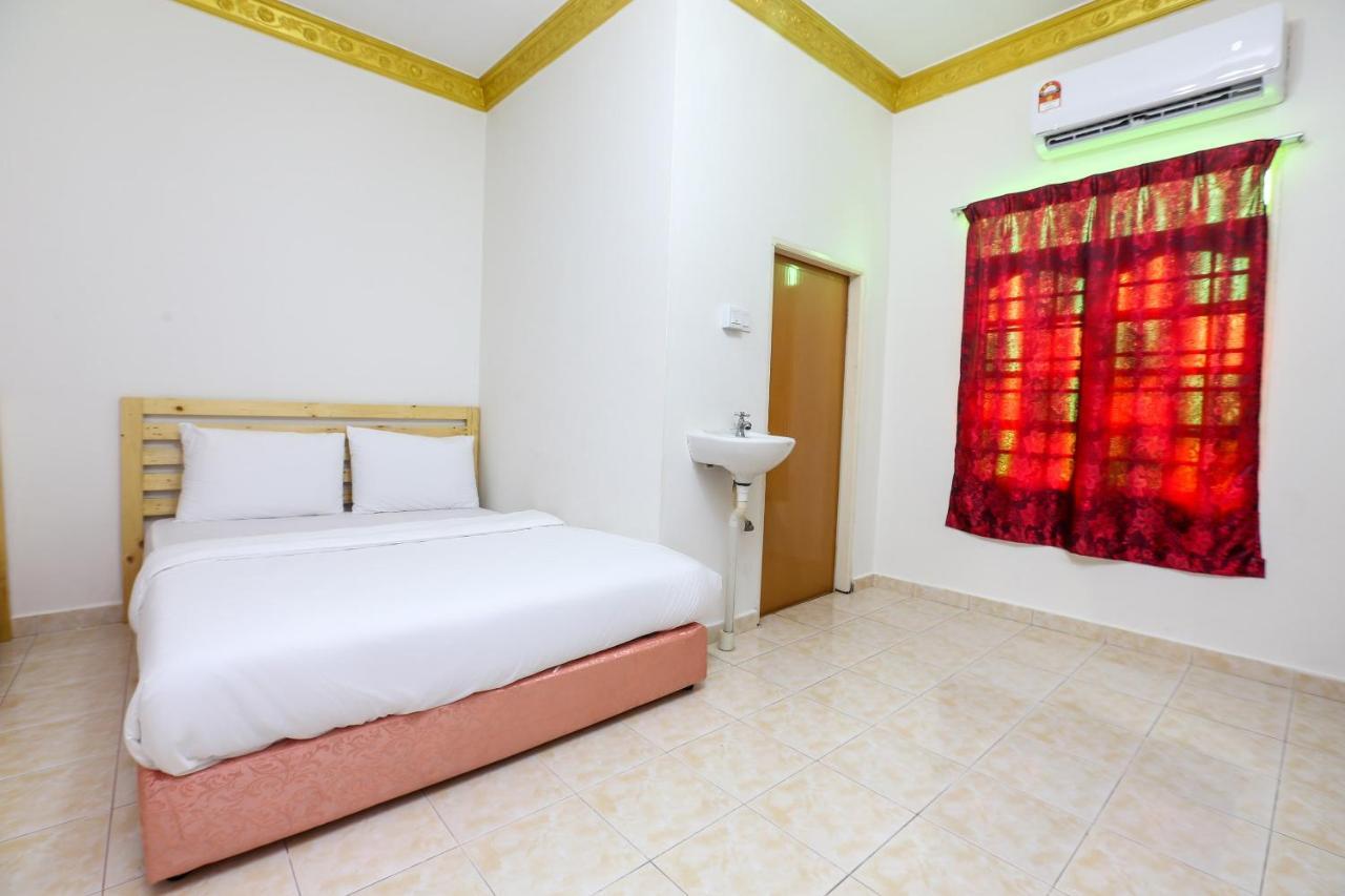 Oyo 89887 Chalet Yunie Marang Kültér fotó
