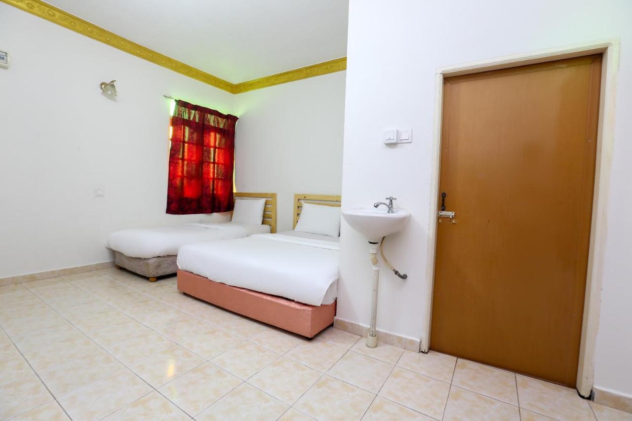 Oyo 89887 Chalet Yunie Marang Kültér fotó