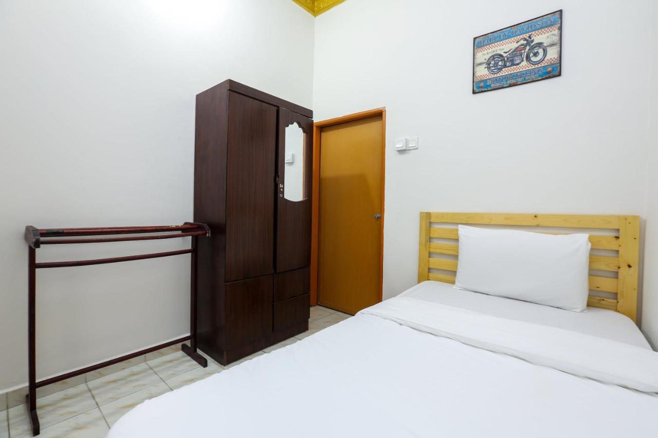 Oyo 89887 Chalet Yunie Marang Kültér fotó