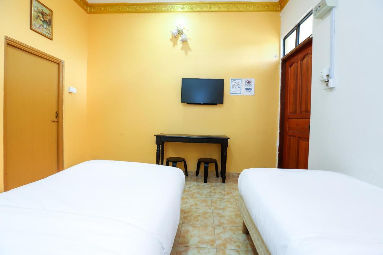 Oyo 89887 Chalet Yunie Marang Kültér fotó