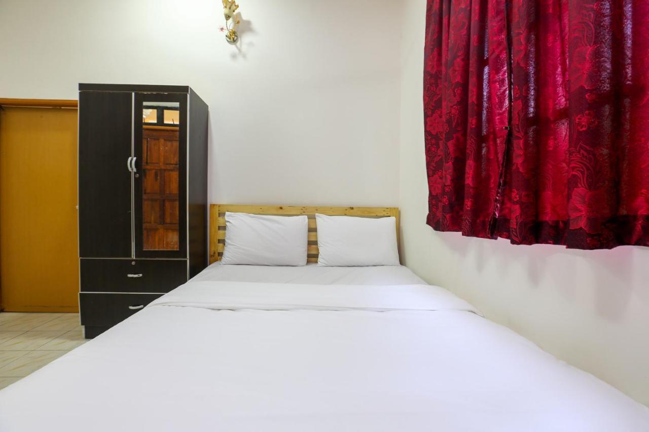 Oyo 89887 Chalet Yunie Marang Kültér fotó